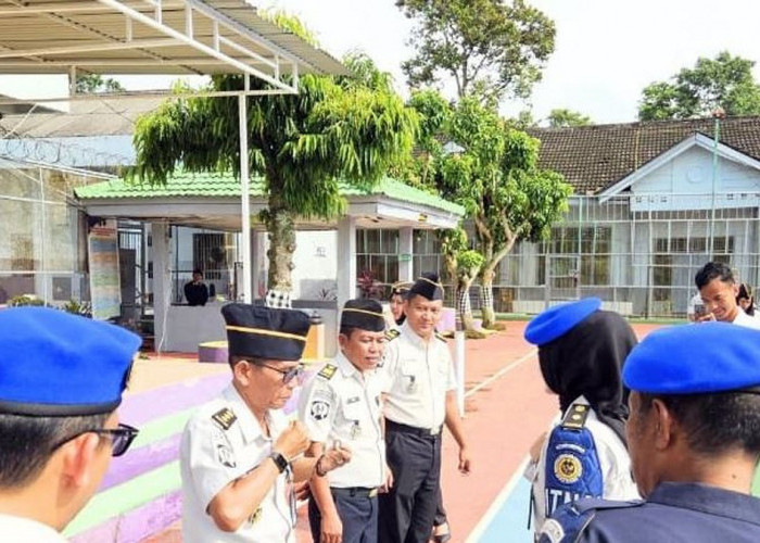 Disiplin Jadi Prioritas, Satops Patnal Lapas Narkotika Muara Beliti Lakukan Inspeksi Atribut Pegawai