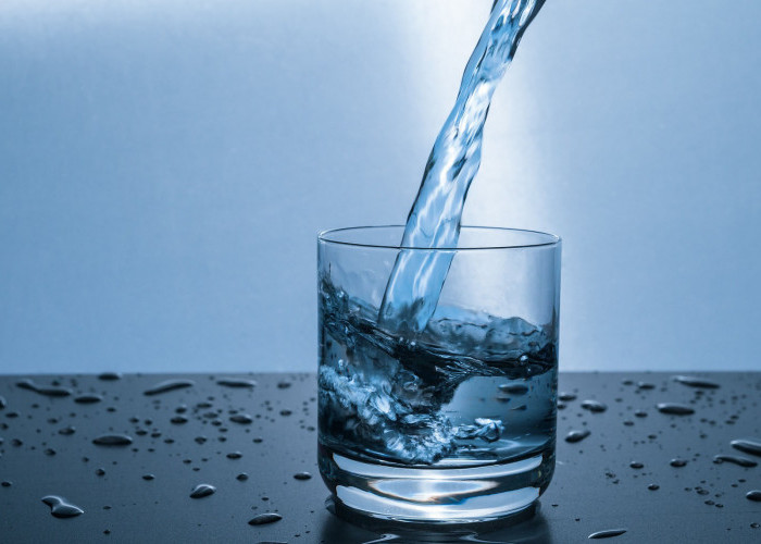 Simak, Minum Air Putih 8 Gelas per Hari Ternyata Tak Baik untuk Kesehatan, Ini Penjelasannya