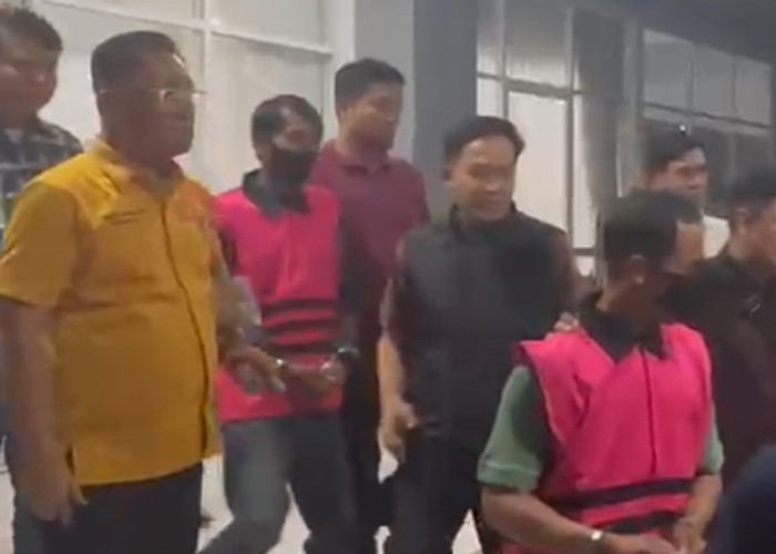 Kejari Musi Rawas Tahan 2 Tersangka Korupsi Program Peremajaan Sawit Rakyat