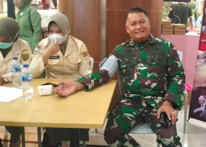 HUT TNI ke-79, Kodim 0406 Lubuk Linggau Gelar Bakti Sosial Donor Darah Sebagai Wujud Kepedulian Sosial