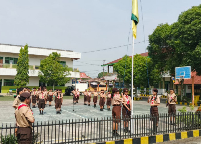 Siapkan Upacara Gabungan, Sekolah Xaverius Lubuk Linggau Latihan Maksimal Jelang HUT ke-81 RI