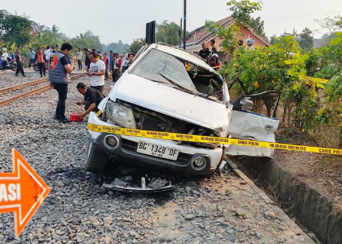 Kecelakaan Maut di Prabumulih, Minibus Tertabrak KA Bukit Serelo di Pelintasan Tanpa Palang, 4 Orang Tewas