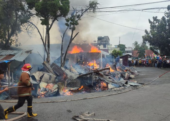 Derita Pemilik Kios di Depan Stasiun KA Lubuk Linggau yang Terbakar: Warung itu Tempat Tinggal Saya