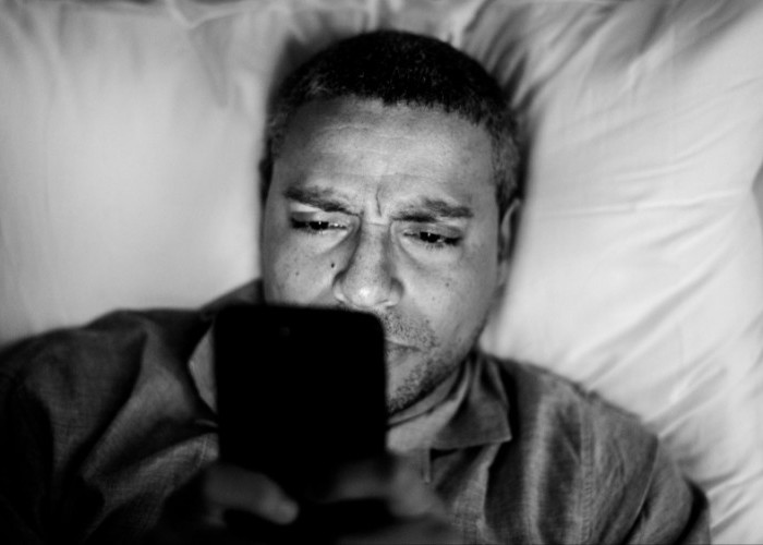 Tips Hilangkan Stres Sebelum Tidur, Salah Satunya Kurangi Kafein dan Alkohol