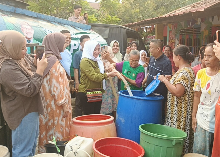 Muhaimin Iskandar Salurkan Bantuan Air Bersih di Kelurahan Muara Enim dan Perumahan Taba Pesona Lubuk Linggau