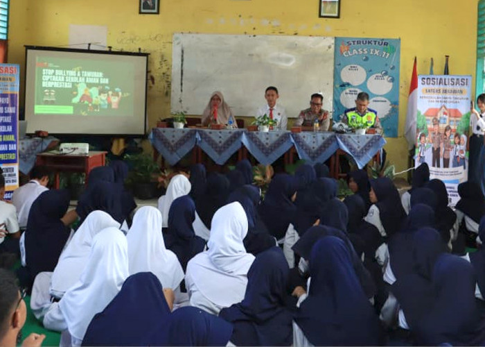 Polres Lubuk Linggau Masuk Sekolah! Edukasi Pelajar SMPN 1 Soal Bahaya Tawuran dan Bijak Medsos