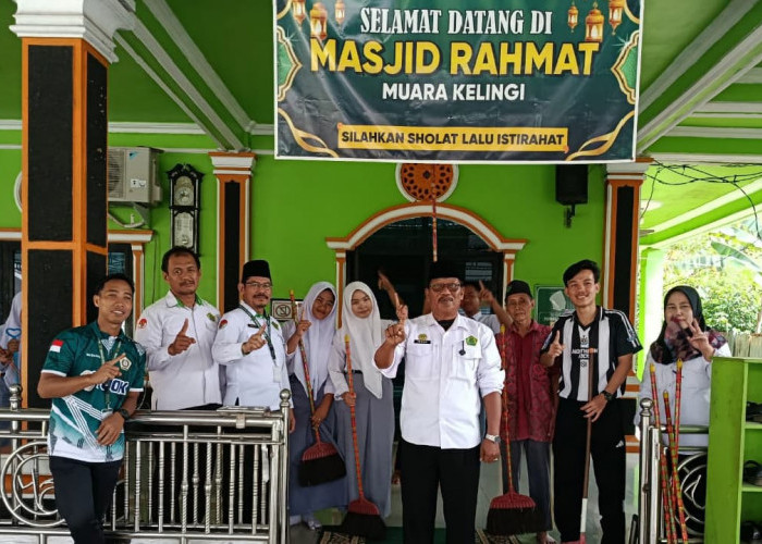 Pelajar MAN 1 Musi Rawas Gelar Geber Mas, Wujudkan Rumah Ibadah Bersih dan Nyaman