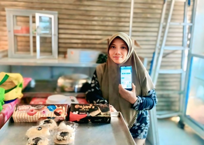 Bangkit dari Keterbatasan, Usaha Kue Tantiningsih, Mampu Topang Ekonomi Keluarga Berkat Sinergi Holding UMi