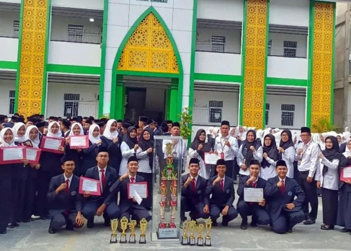 MAN 1 Lubuk Linggau Pertahankan Gelar Juara Umum di Biology Learning Festival 2025 untuk Kelima Kalinya