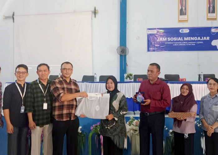FIFGROUP Gelar Program Jam Sosial Mengajar untuk Tingkatkan Literasi Keuangan Generasi Muda di SMKN 1