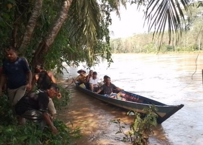 Perahu Terbalik di Sungai Rawas, 2 Anak Selamat, Nenek Hanyut Terbawa Arus