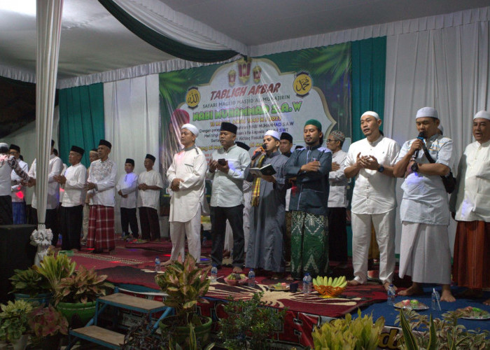 Warga RT 6 Kelurahan Ulak Lebar, Lubuklinggau Bershalawat Bersama Para Habaib, Maulid di Masjid Al Muhajirin