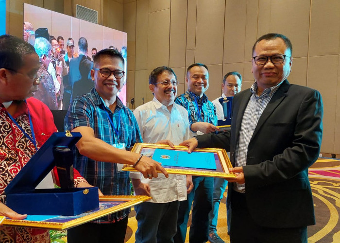 PWI Sumatera Selatan Terima Award UKW Terbanyak