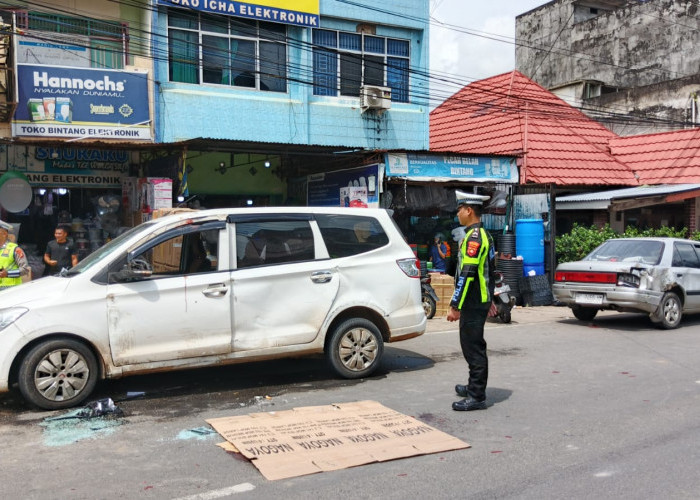 Kecelakaan di Simpang Periuk Lubuk Linggau, Korban Tewas Tertimpa Mobil