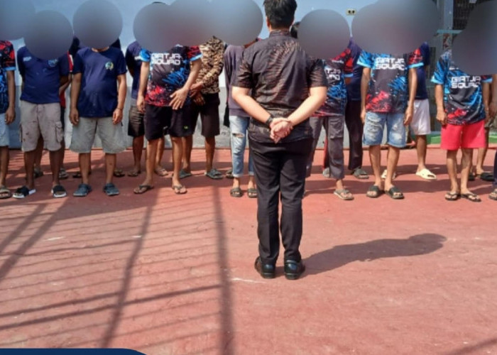 Tingkatkan Semangat dan Disiplin, Petugas Lapas Narkotika Muara Beliti Gelar Apel Penguatan bagi Warga Binaan