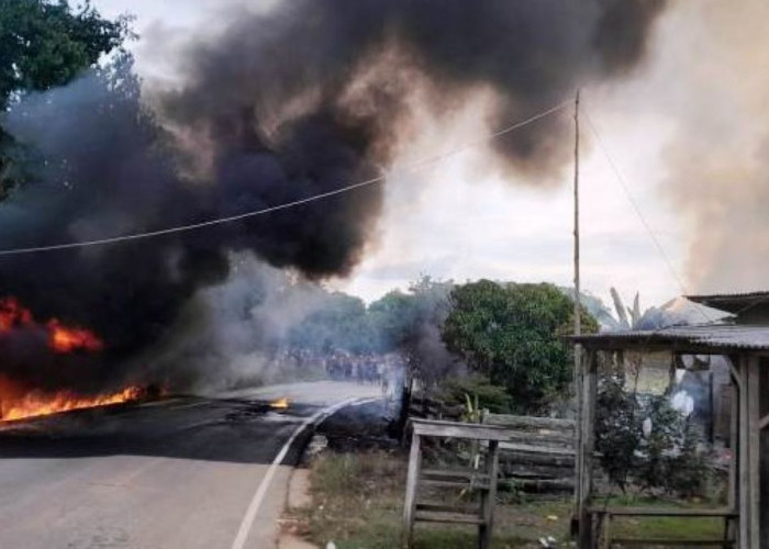 Kronologis Lengkap Mobil Pengangkut Minyak Ilegal di Muba Terbakar, Sambar 2 Rumah dan 1 Truk
