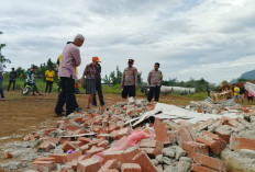 Rumah Warga Lubuk Linggau Roboh Rata dengan Tanah, Asep Ditimpa Kayu Saat Menyelamatkan Diri
