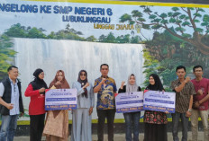 Anggota DPR RI Fauzi Amro Salurkan Bantuan PIP ke Sekolah di Lubuk Linggau