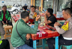 Nongkrong Bareng Ojol, Sat Lantas Polres Lubuk Linggau Ajak Jadi Pelopor Keselamatan Berlalu Lintas