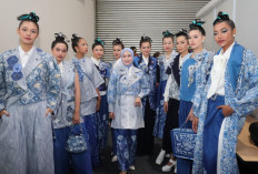 Motif Batik Ulingge dan Tunjuk Langit Tampil Memukau di Kriyanusa, Koleksi Fashion Show Langsung Laku Terjual