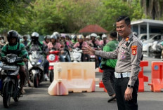 Polisi di Lubuk Linggau Berbagi dengan Ojol, Kasat Lantas: Mitra Strategis Kepolisian Menjaga Ketertiban