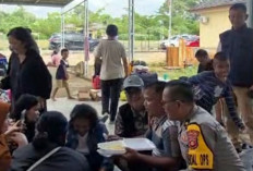 Polres Musi Rawas Utara Buka Dapur Lapangan untuk Pemudik Nataru yang Busnya Kebakaran
