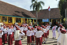 Susunan Upacara Bendera di Sekolah Mulai 2026, Wajib Baca Ikrar Pelajar Indonesia