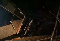 Truk Terbalik di Jembatan Darurat Temelat Musi Rawas, Sementara Arus Kendaraan Dialihkan