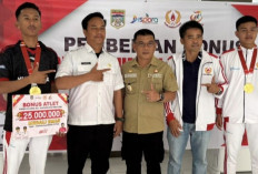 Bentuk Apresiasi atas Prestasi, Bupati Musi Rawas Utara Serahkan Bonus Atlet Porprov Sumsel 2025