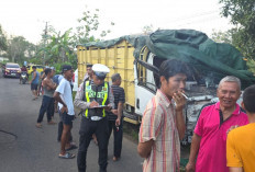 Truk Sayur Rejang Lebong Tabrak Rumah dan Motor di Musi Rawas, Lansia Luka
