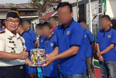 Kalapas Lubuk Linggau Serahkan Hadiah Pekan Olahraga Warga Binaan