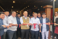 Wali Kota Lubuk Linggau Resmikan AK93 Kuliner, Buya Al-Misro Targetkan Beasiswa 150 Santri