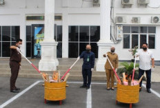 Barang Bukti 44 Perkara Inkrah Dimusnahkan Kejari Lubuk Linggau, Ganja 330 Gram Dibakar