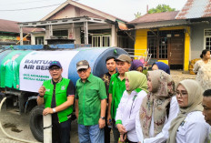 Peduli Karhutla, Gus Halim Salurkan Air Bersih dan Masker di 20 Titik Kota Lubuk Linggau