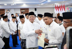 Menteri Nusron Serahkan 243 Sertipikat Tanah Wakaf di Jawa Tengah, Pastikan Kepastian Hukum Aset Umat