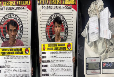 Sambil Nongkrong Tunggu Pembeli, 2 Pria Lubuk Linggau Simpan Ganja di Bawah Pohon Pisang