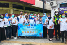 Kabut Asap Karhutla di Lubuk Linggau, GANN dan Sat Lantas Bagikan 1.000 Masker kepada Masyarakat