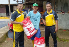 Polres Lubuk Linggau Bantu Benih Jagung ke Kelompok Tani di Taba Pingin untuk Lahan 3,5 Ha